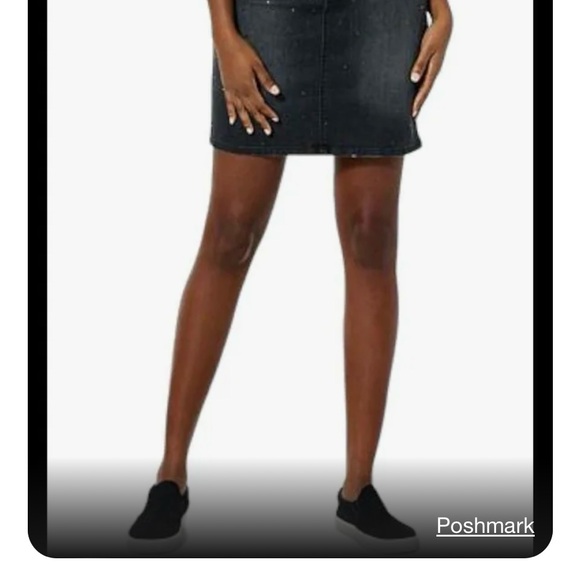 G By Giuliana Blacklabel
Embellished Ecochic Denim Pencil
Skirt SZ 18, NWOT - Picture 11 of 11